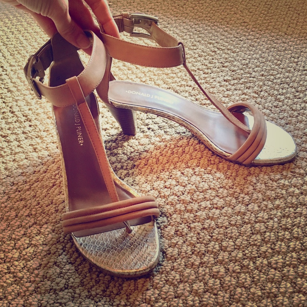 Crazy comfortable nude Donald J Pliner low heels